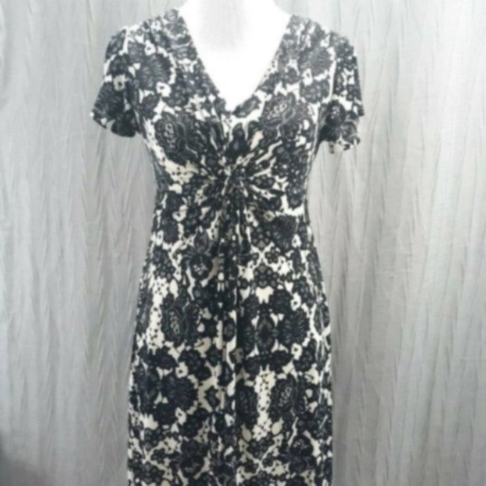 Daisy Fuentes black and white V neck dress L